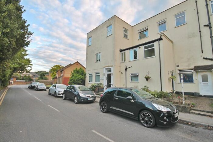 1 Bedroom Flat To Rent In Moor Lane, Staines Upon Thames, Middlesex, TW18