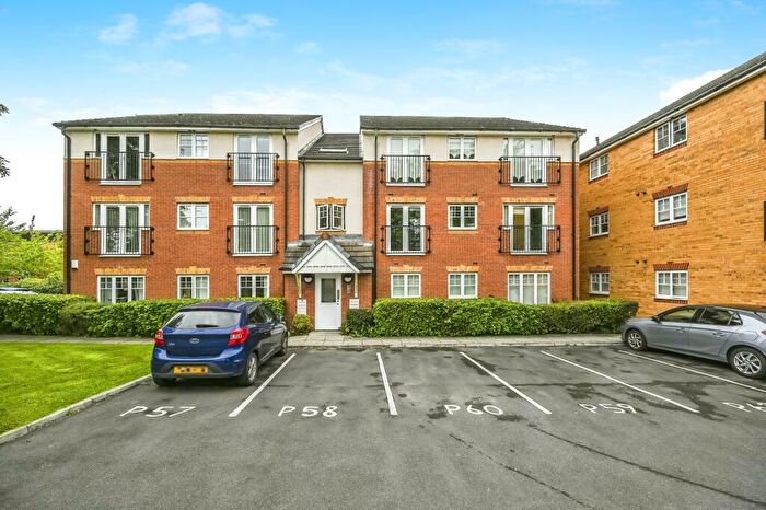 2 Bedroom Apartment To Rent In Davenham Court, L15
