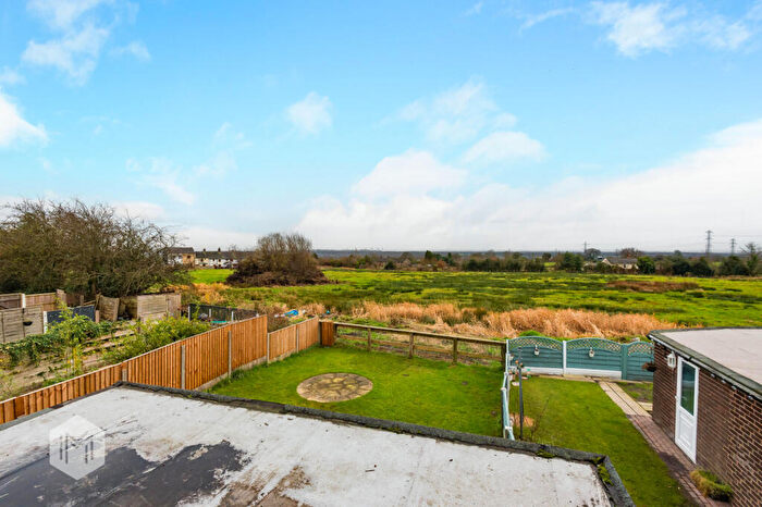 3 Bedroom Semi Detached House For Sale In Broomfield Close, Ainsworth, Bolton, Greater Manchester, BL2