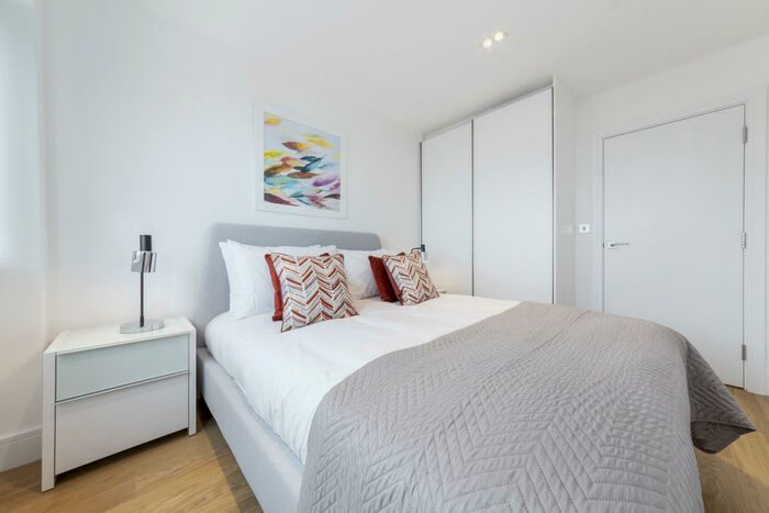 1 Bedroom Apartment To Rent In Laporte Way, Luton, Bedfordshire, LU4