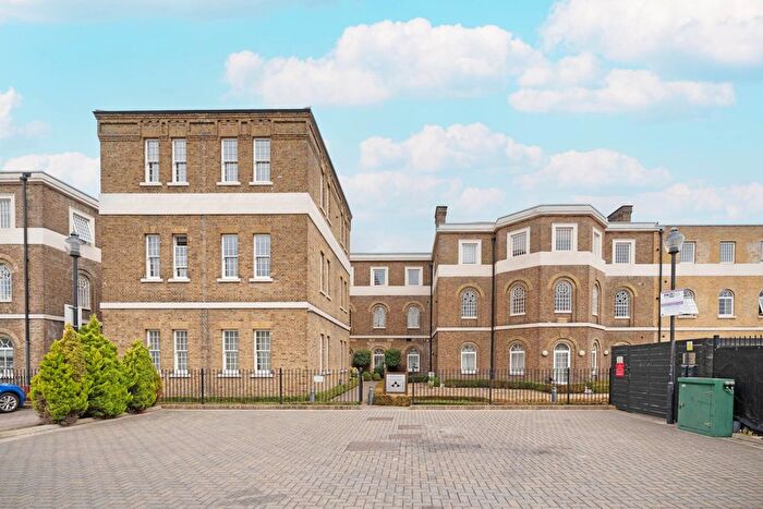 2 Bedroom Flat For Sale In Hilda Road, Southall, UB2