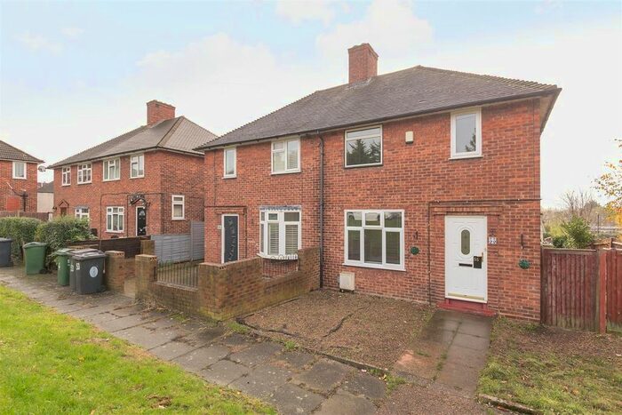 3 Bedroom Semi-Detached House To Rent In Wittenham Way, Chingford, E4