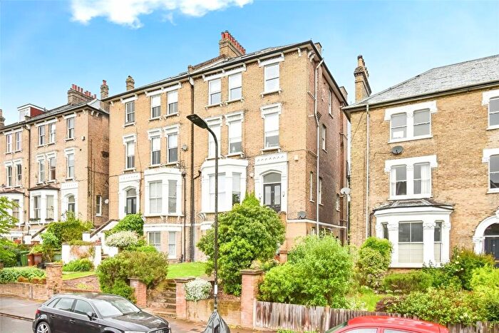 2 Bedroom Flat To Rent In Thicket Road, London, SE20