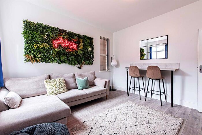 1 Bedroom Semi Detached House To Rent In Radford Blvd, Lenton, NG7