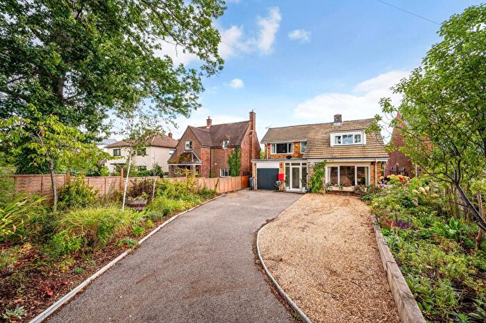 4 Bedroom Detached House For Sale In Park Lane, Fareham, PO16