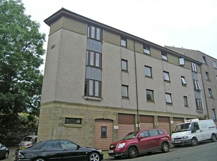 2 Bedroom Flat To Rent In Abbey Lane, Edinburgh, Midlothian, EH8