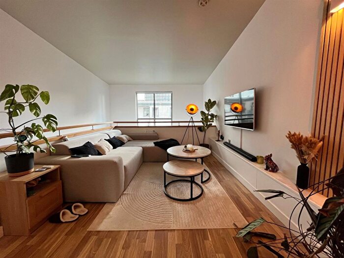 2 Bedroom Flat To Rent In The Sorting House, Newton Street, Manchester, M1