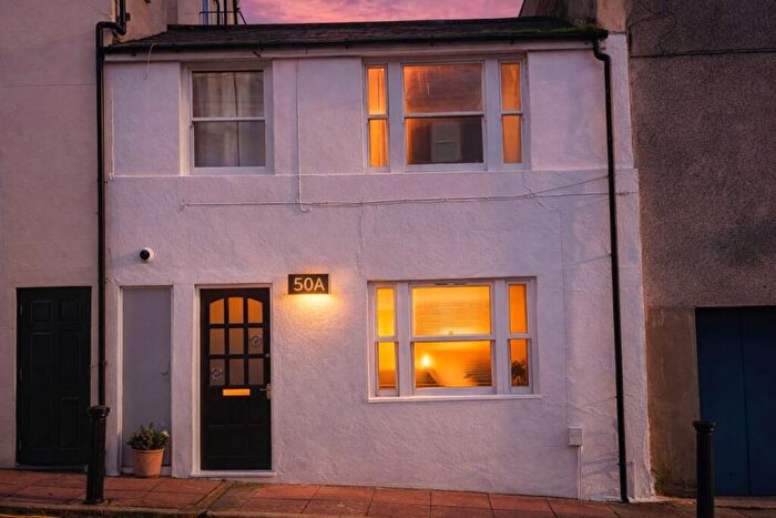 2 Bedroom End Of Terrace House For Sale In Regency Square, Brighton, BN1