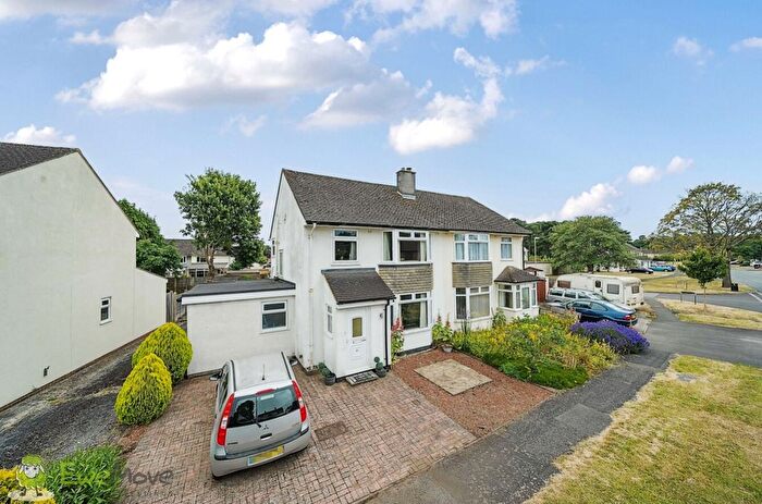 3 Bedroom Semi-Detached House For Sale In Woodlands Road, Baughurst, Tadley, Hampshire, RG26