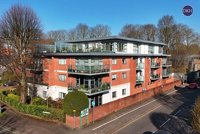 1 Bedroom Flat To Rent In The Cloisters, Rickmansworth, Hertfordshire, WD3