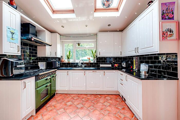 4 Bedroom Detached House For Sale In Spindle Beams, Rochford, SS4