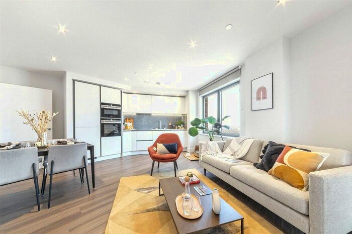 2 Bedroom Flat To Rent In Uncle Southall, Merrick Road, Southall, UB2