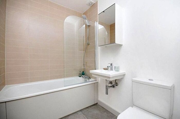 1 Bedroom Flat To Rent In The Vale, London, W3