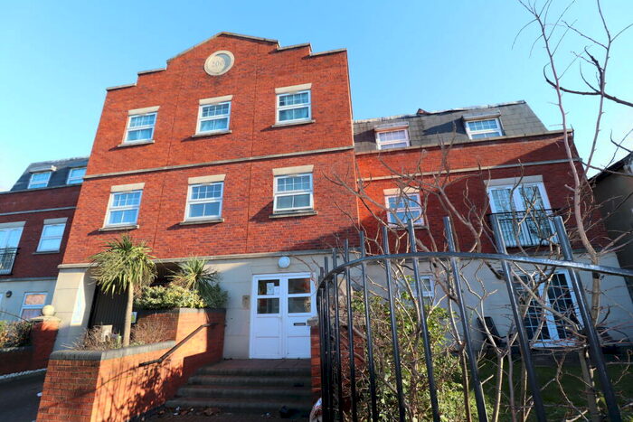 2 Bedroom Flat To Rent In Hornchurch, RM11