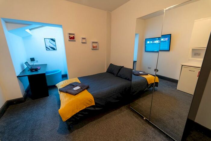 1 Bedroom Studio To Rent In Hallewell Road, Birmingham, B16