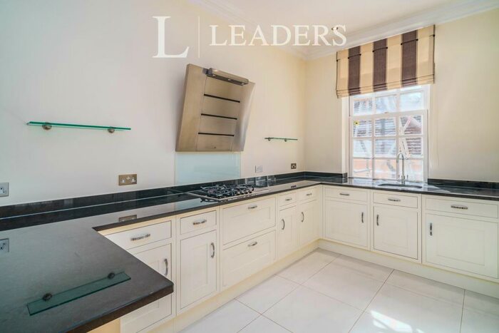 2 Bedroom Apartment To Rent In Birklands Park, AL1