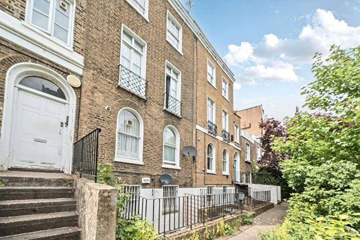 2 Bedroom Flat For Sale In Brixton Road, Oval, London, SW9