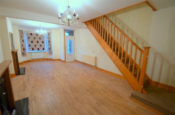 3 Bedroom Terraced House To Rent In Pollard Street, Kettering, Northamptonshire, NN16