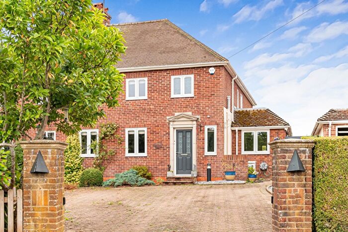 3 Bedroom Semi-Detached House For Sale In Ferney Close, Chawton, Alton, Hampshire, GU34