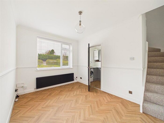 1 Bedroom Semi-Detached House For Sale In Prescott Avenue, Brough, HU15