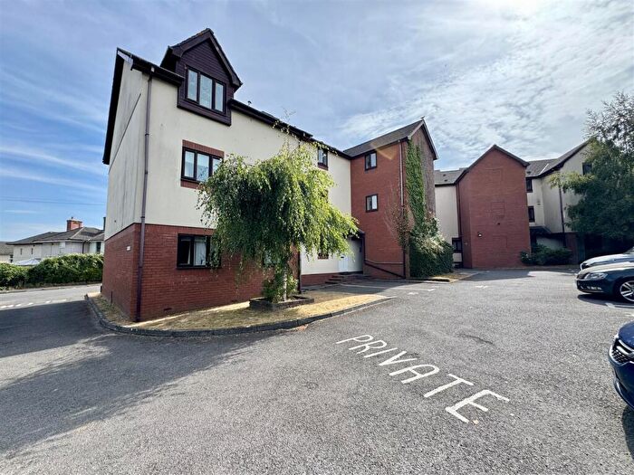 2 Bedroom Apartment For Sale In Bulwark Avenue, Bulwark, Chepstow, NP16