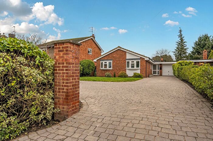 4 Bedroom Bungalow For Sale In Woking, Surrey, GU22