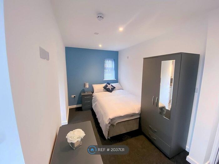 Studio To Rent In The Boulevard Tunstall, Stoke On Trent, ST6