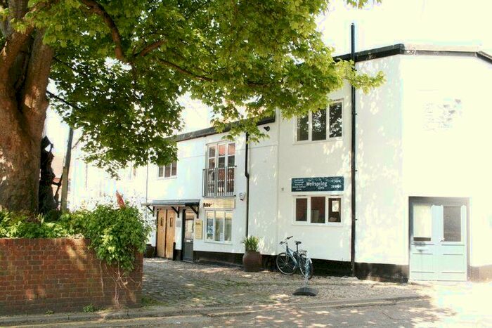 2 Bedroom Flat To Rent In East Street, Chesham, HP5