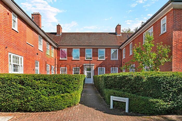 2 Bedroom Flat To Rent In Cayton Road, Coulsdon, CR5
