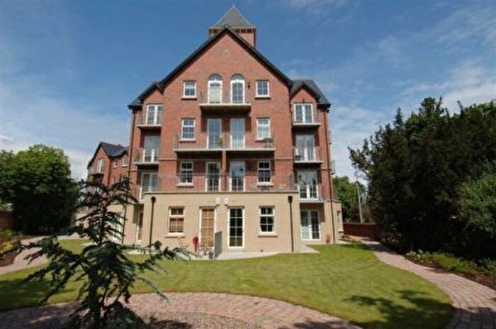 3 Bedroom Flat To Rent In Bell Towers South, Ormeau Road, Belfast, BT6
