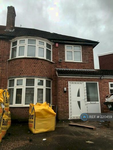 4 Bedroom Semi-Detached House To Rent In Fernhurst Road, Leicester, LE3