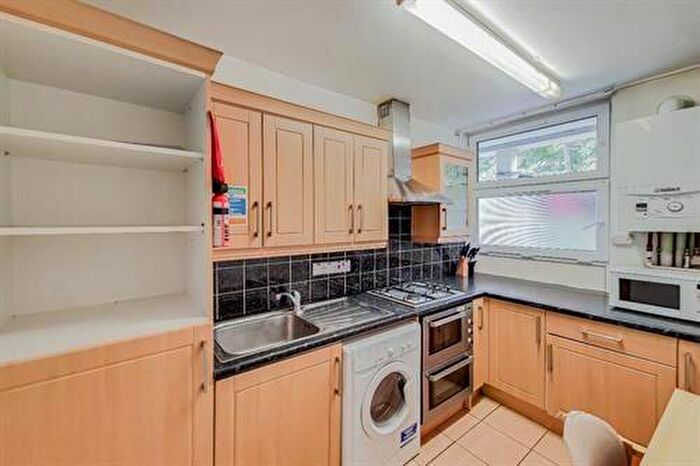 4 Bedroom Flat To Rent In Clarence Gardens, Regent's Park, NW1