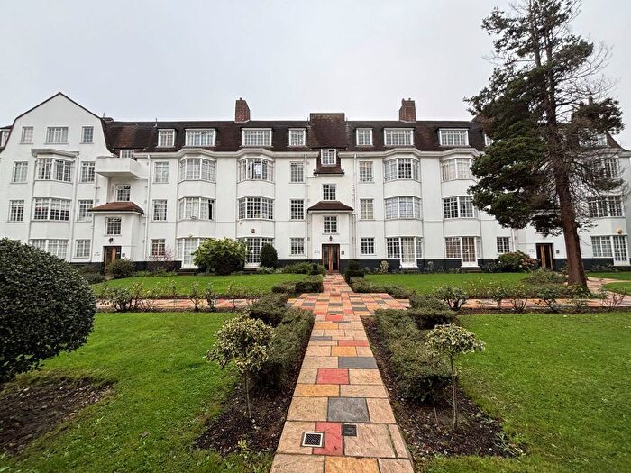 2 Bedroom Flat For Sale In Flat Wavertree Court, Streatham Hill, London, SW2
