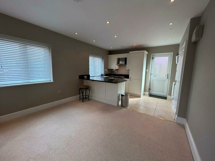 1 Bedroom Apartment To Rent In Banbury Road, Stratford Upon Avon, CV37