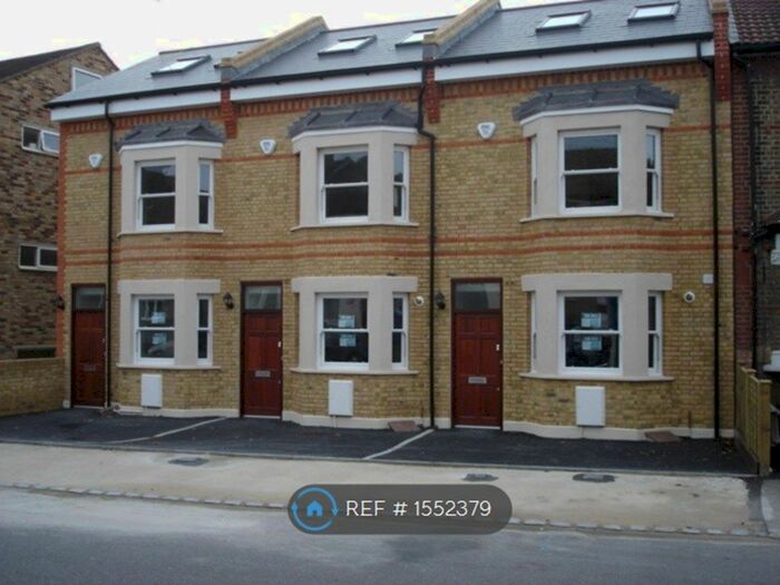 4 Bedroom Terraced House To Rent In Oval Road, Croydon, CR0