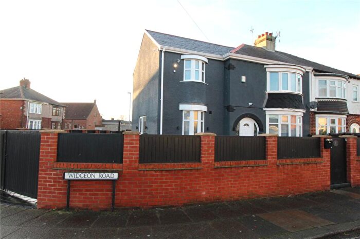 4 Bedroom Semi-Detached House For Sale In Widgeon Road, Darlington, DL1