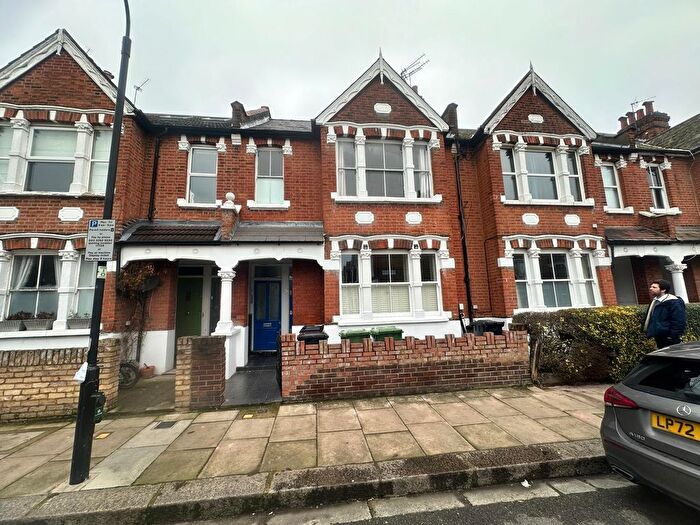 3 Bedroom Maisonette To Rent In Dunraven Road, London, W12