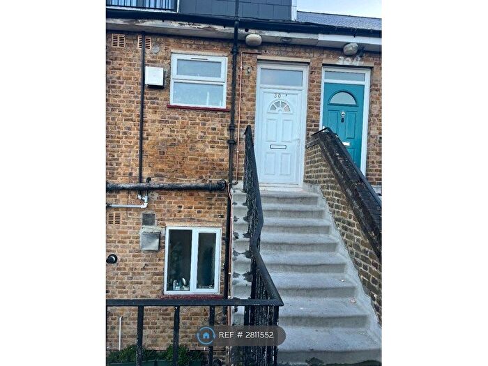 3 Bedroom Flat To Rent In Brockley Road, London, SE4
