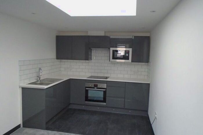 2 Bedroom Flat To Rent In Heeley Road, Selly Oak, Birmingham, B29