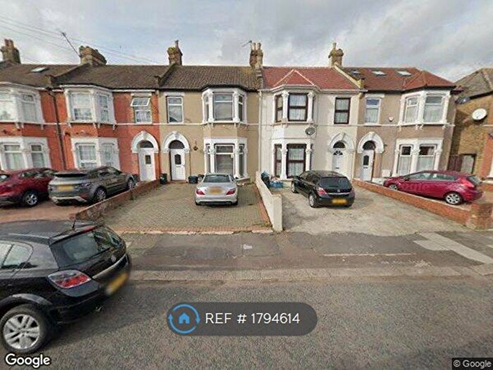 3 Bedroom Terraced House To Rent In Ilford, Essex, IG3