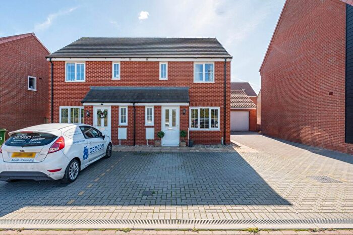 3 Bedroom Semi-Detached House For Sale In Hare Crescent, Hethersett, NR9