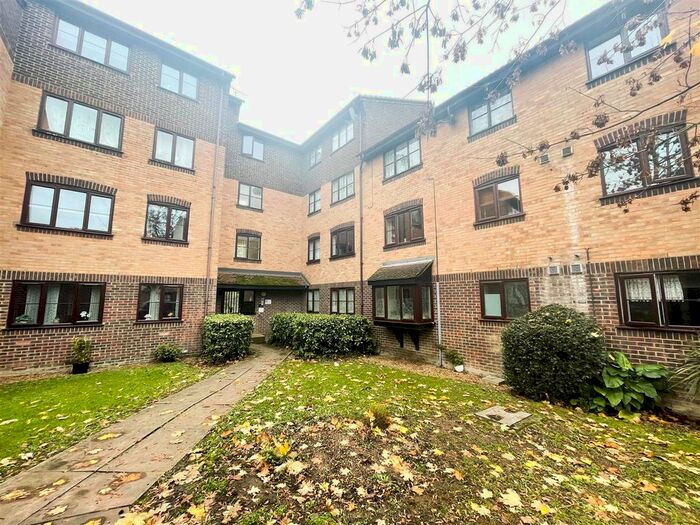 2 Bedroom Flat To Rent In Conway Gardens, Grays, RM17