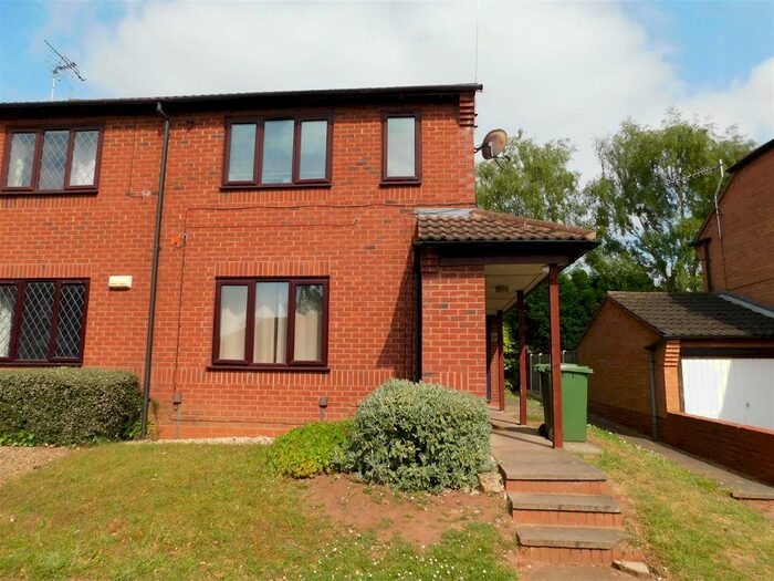 1 Bedroom Flat To Rent In Robin Court, Kidderminster, DY10