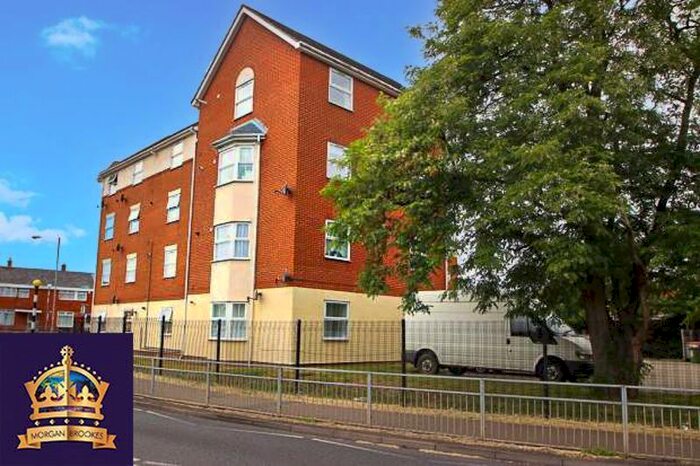 2 Bedroom Flat To Rent In Clay Hill Road, Basildon SS16