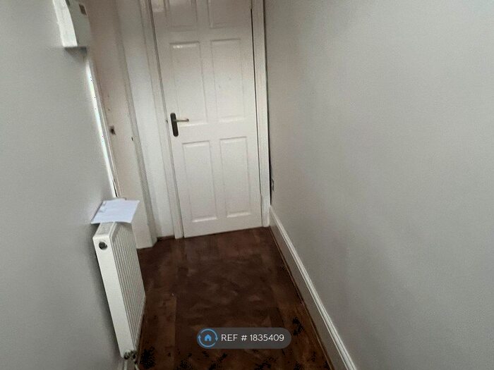 2 Bedroom Terraced House To Rent In Manchester, Manchester, M40