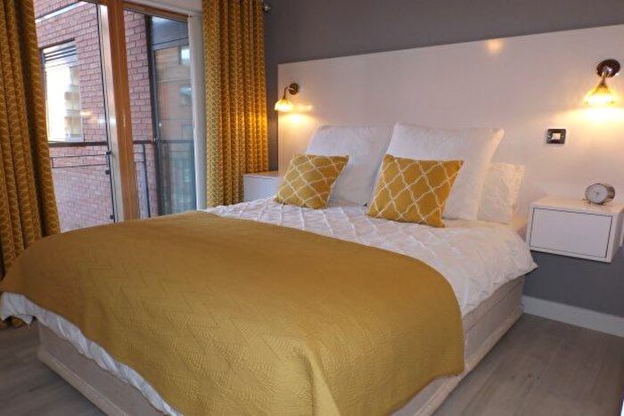 1 Bedroom Flat To Rent In Waterfront Walk, Birmingham, B1