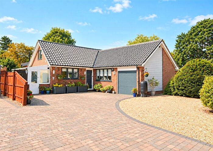 4 Bedroom Bungalow For Sale In Firmount Close, Everton, Lymington, Hampshire, SO41