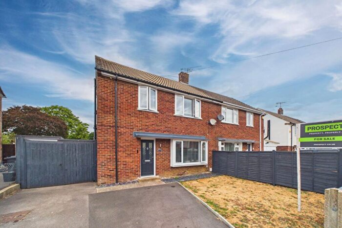 3 Bedroom Semi-Detached House For Sale In Usk Road, Tilehurst, Reading, Berkshire, RG30