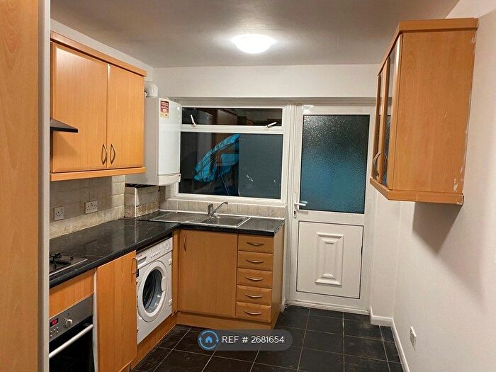 2 Bedroom Semi Detached House To Rent In Fairholme Crescent, Hayes, UB4