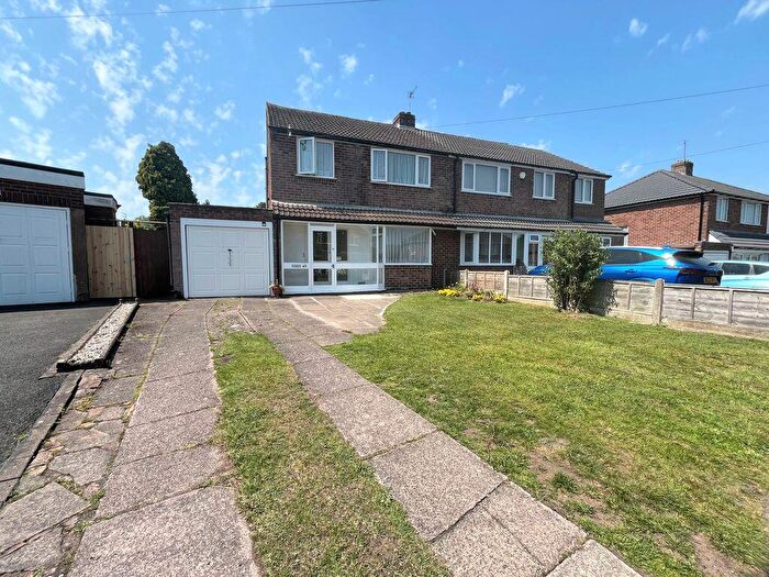 3 Bedroom Semi-Detached House For Sale In Elmtree Road, Streetly, Sutton Coldfield, B74